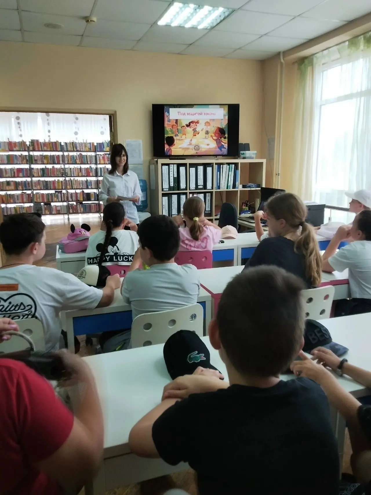 🛡 «Под защитой закона»: юные гости из НОШ № 39 повторили правила безопасности в Детской библиотеке!
