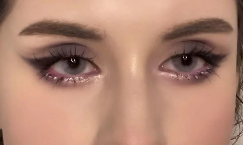 𝐠 𝐥 𝐢 𝐭 𝐭 𝐞 𝐫