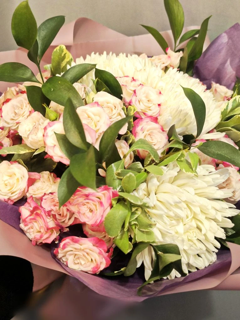 🌸 ТОП цветов, которые дольше всего стоят в вазе

Если вы хотите букет не на «один вечер», а чтобы р