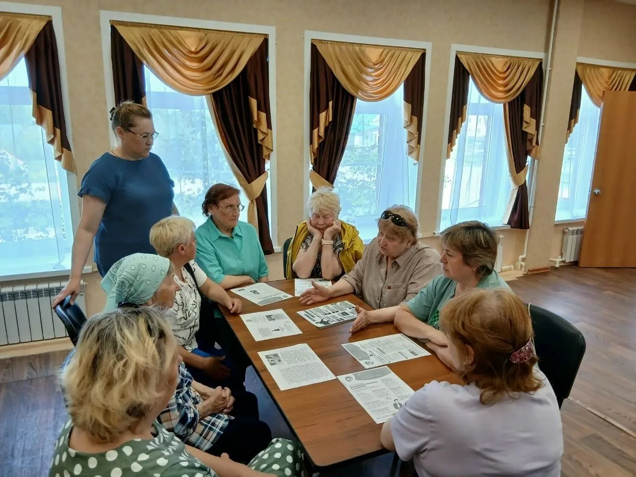 Осторожно мошенники: не дай себя обмануть
 
          Специалист по социальной работе села Усть – Ус