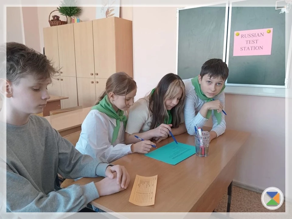 🇬🇧 ПЕРВООТКРЫВАТЕЛИ 🇬🇧  В рамках декады иностранных языков ученики 5-х классов отправились в удивите