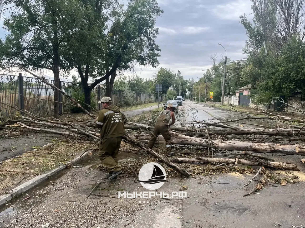 ⚡️В Керчи устраняли последствия непогоды