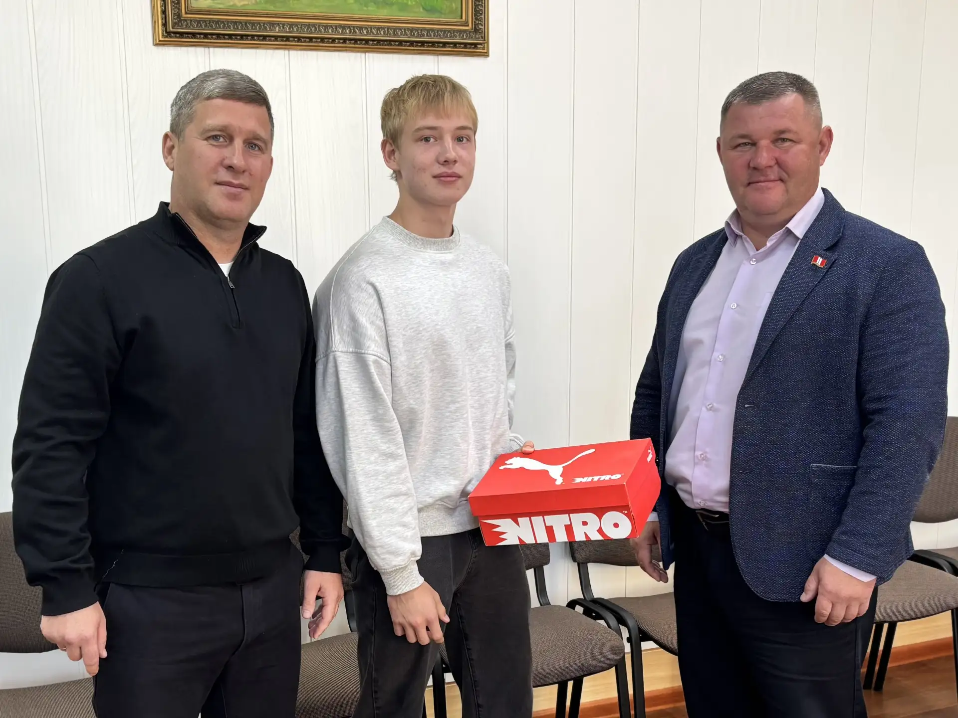 ✔️Глава Черлакского района Алексей Васильевич Меркушов встретился с лучшим легкоатлетом...