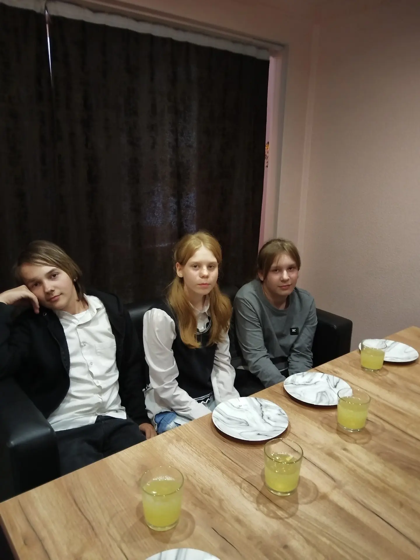 🍕☕️ Учебный год закончился, а дружба — нет!