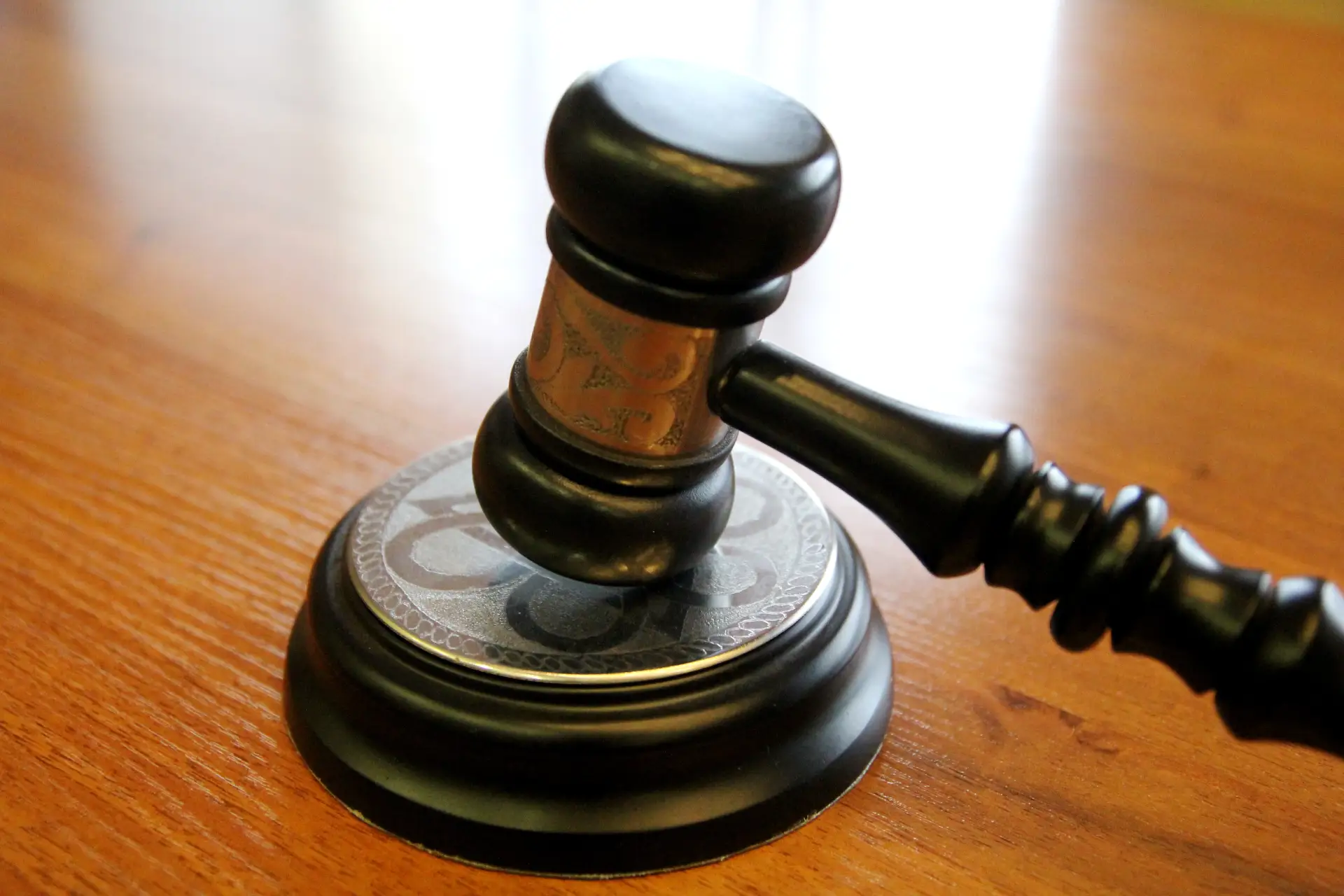 ⚖ Незаконная охота на лося

▫Житель Каменского района около ограды дома увидел раненого лося, которы