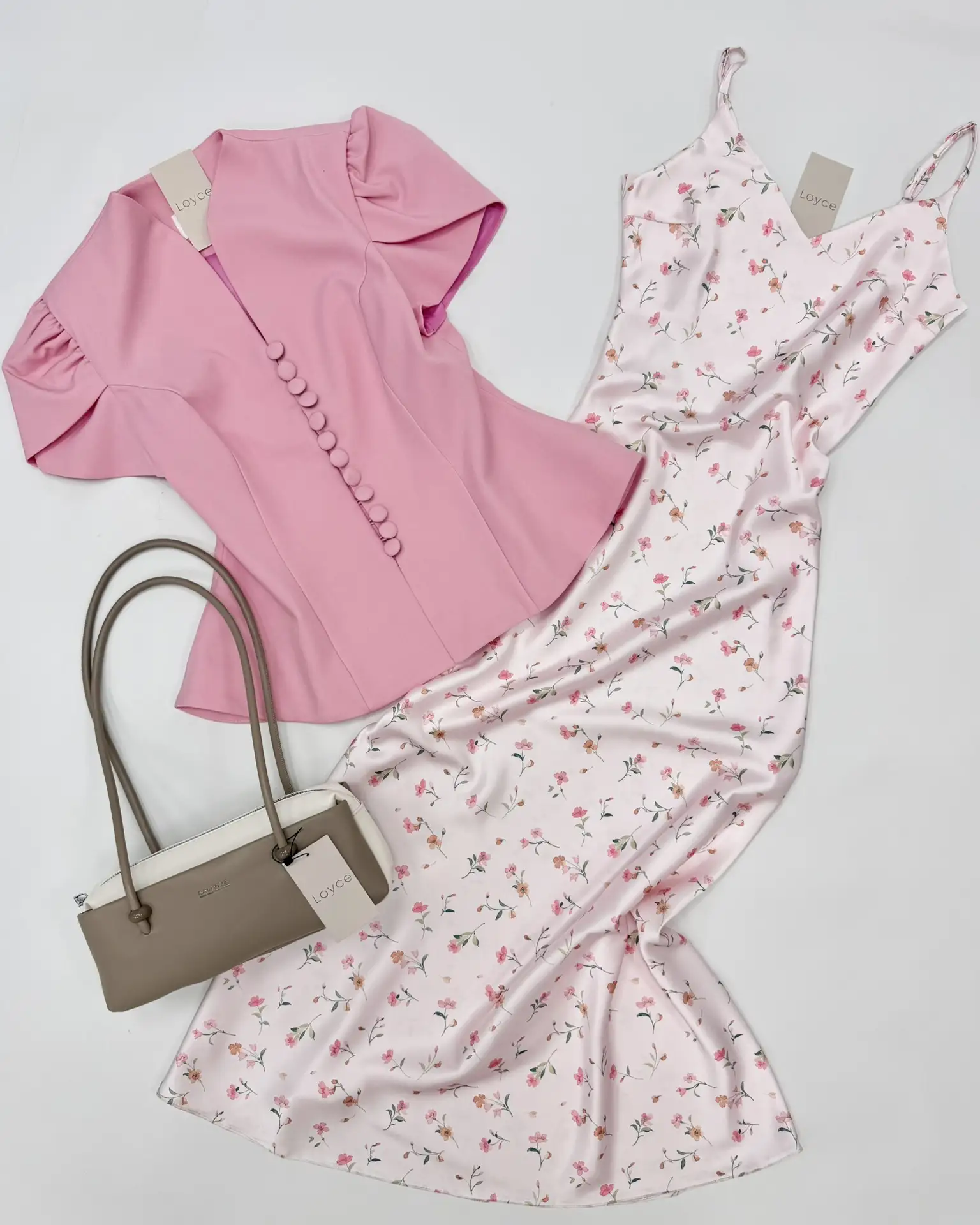 Получили новинки 😍

Новая модель приталенного пиджака с короткими рукавами 3490₽
Платье-комбинация 