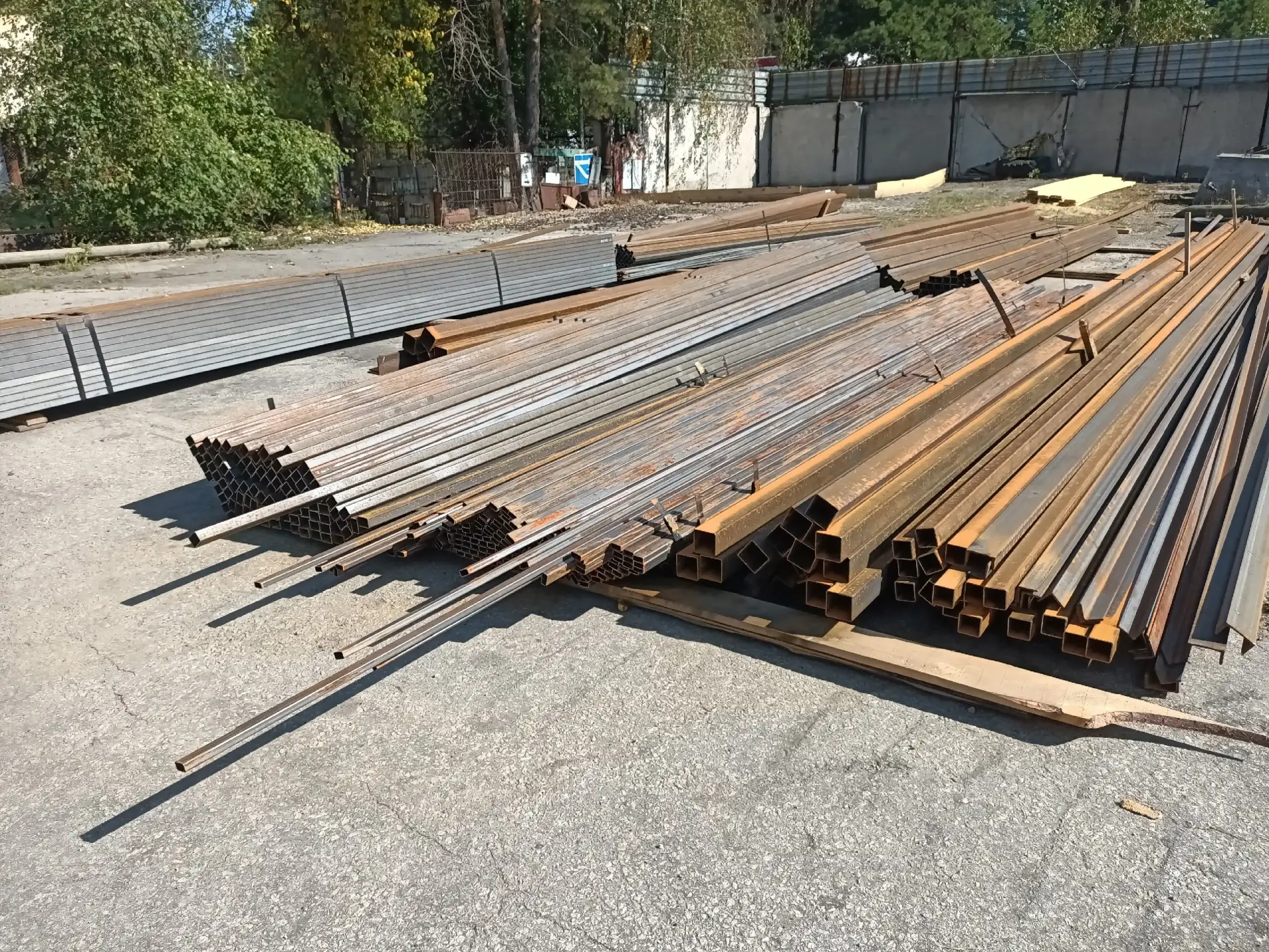 Продам профильную трубу