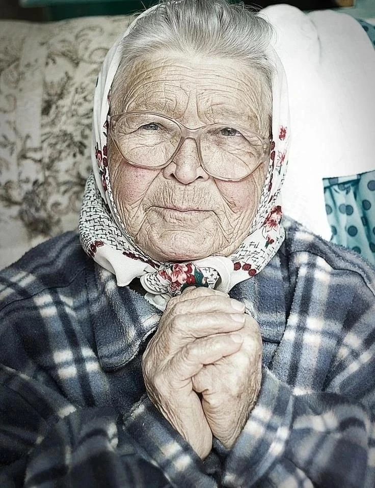 Бабушка когда-то сказала мне простую, но тяжёлую правду: