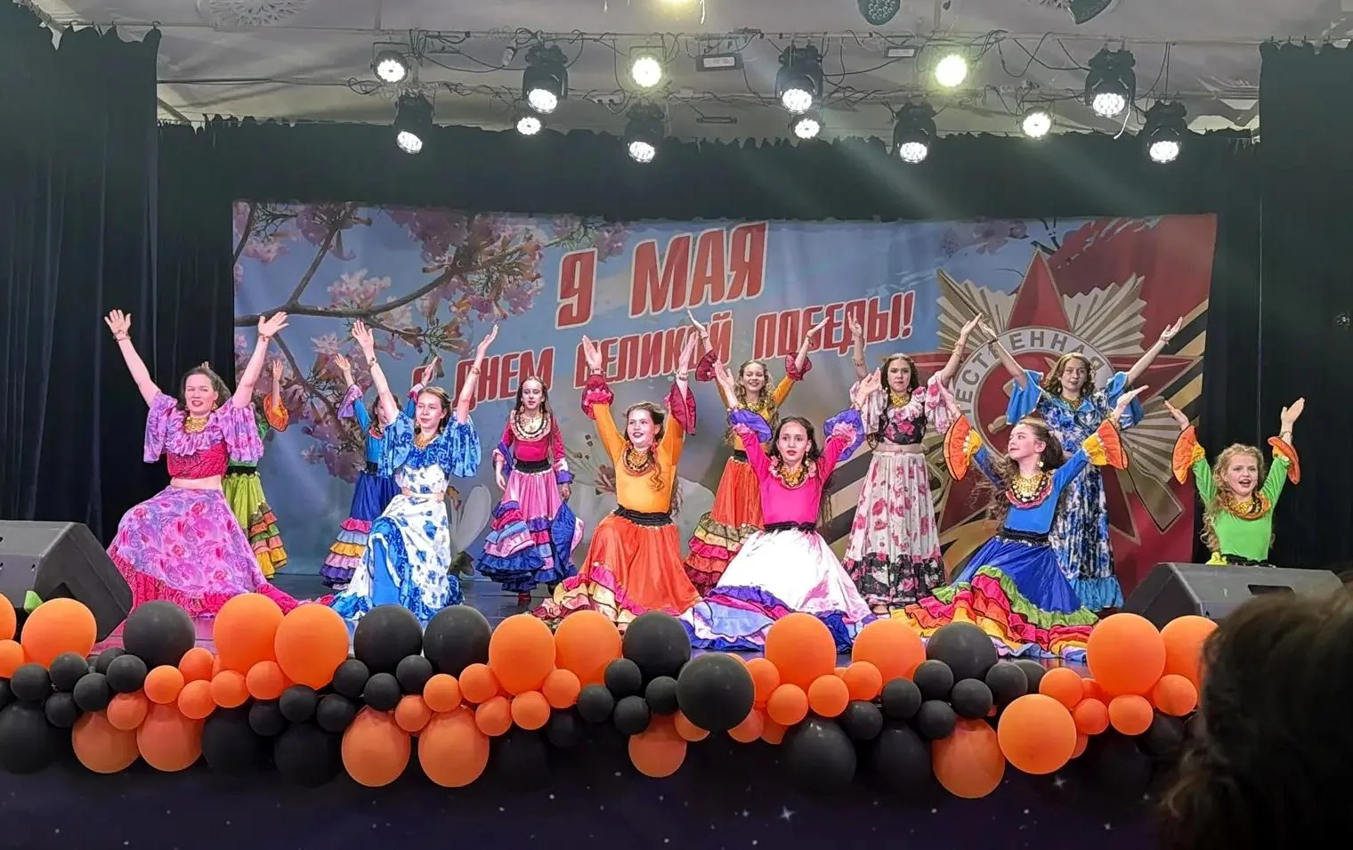 «Танцуй так, как велит твоё сердце, и сцена отзовётся»  💃🕺 Огата Юки  Дорогие друзья! 🤗  Врываемся в