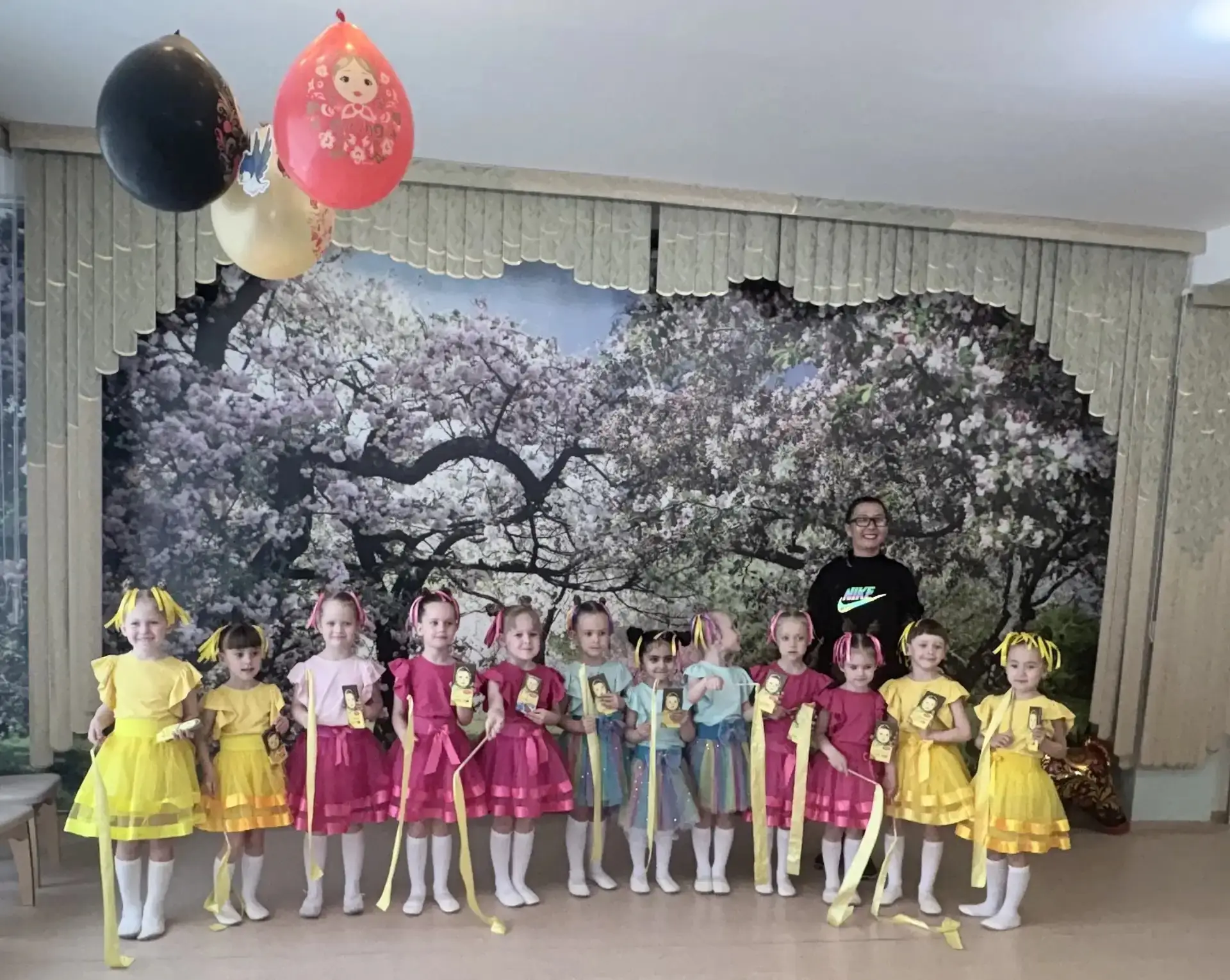 ✨Яркие, красивые,талантливые наши  "Лучики", участвовали на районном этапе весеннего ко...