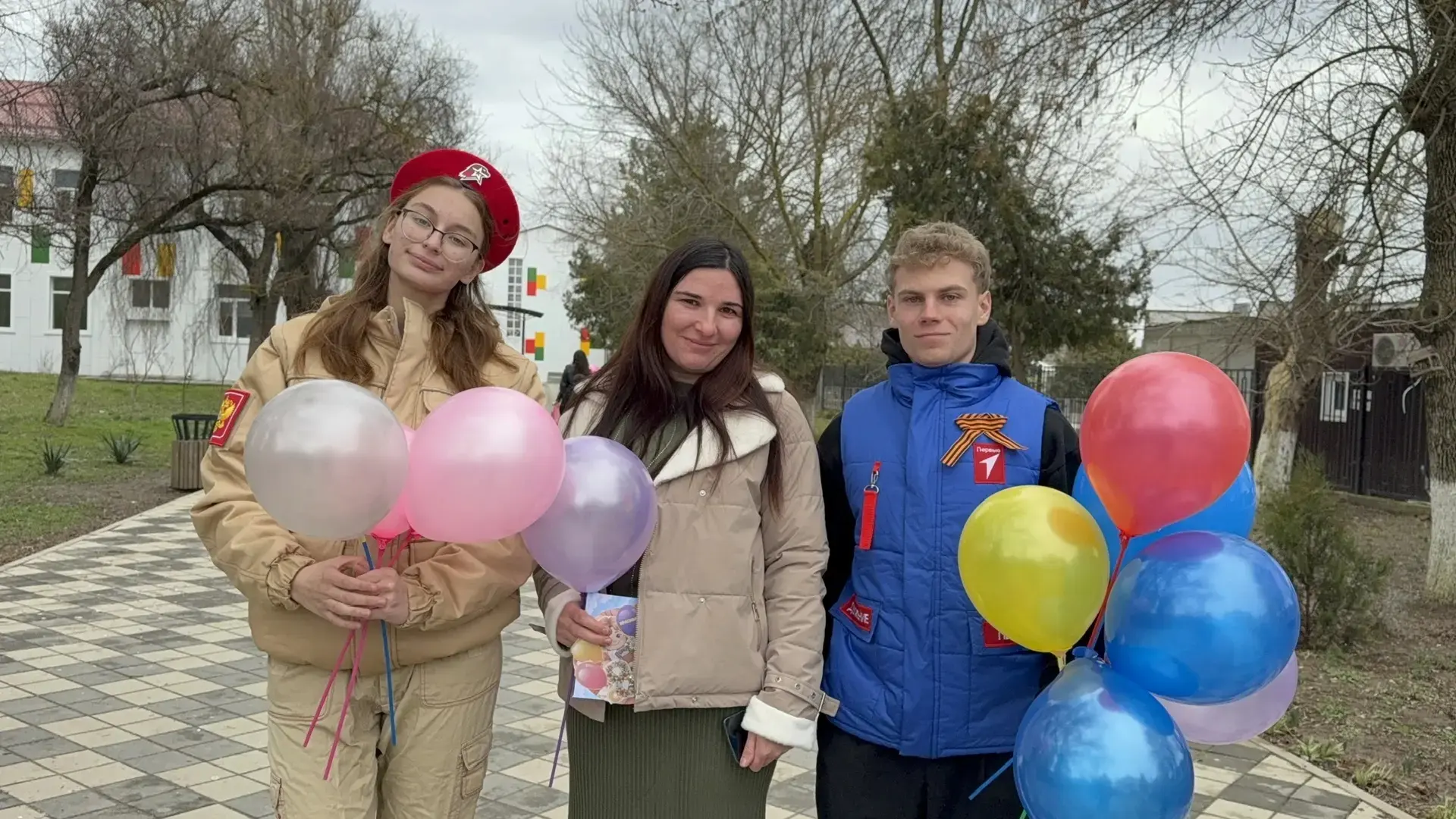 «Километр красоты» от юнармейцев школы № 3! 🌷✨💐  В преддверии 8 Марта отряд «Патриоты Кубани» и акти