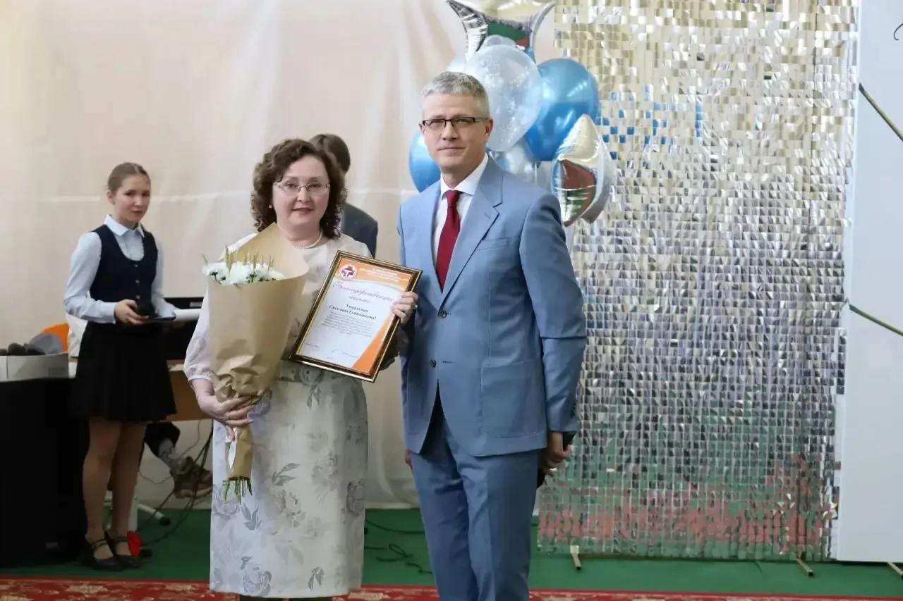 🔔Сегодня для выпускников 9 и 11 классов состоялись торжественные линейки «Последнего звонка - 2026».