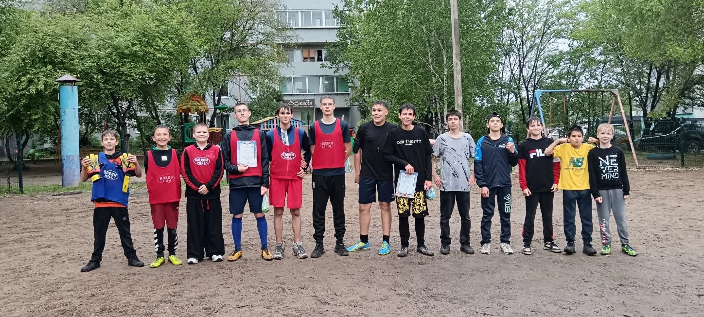 ⚽️ Дворовый футбол на Студенческой 49: как советник директора забила гол в пользу спорта!