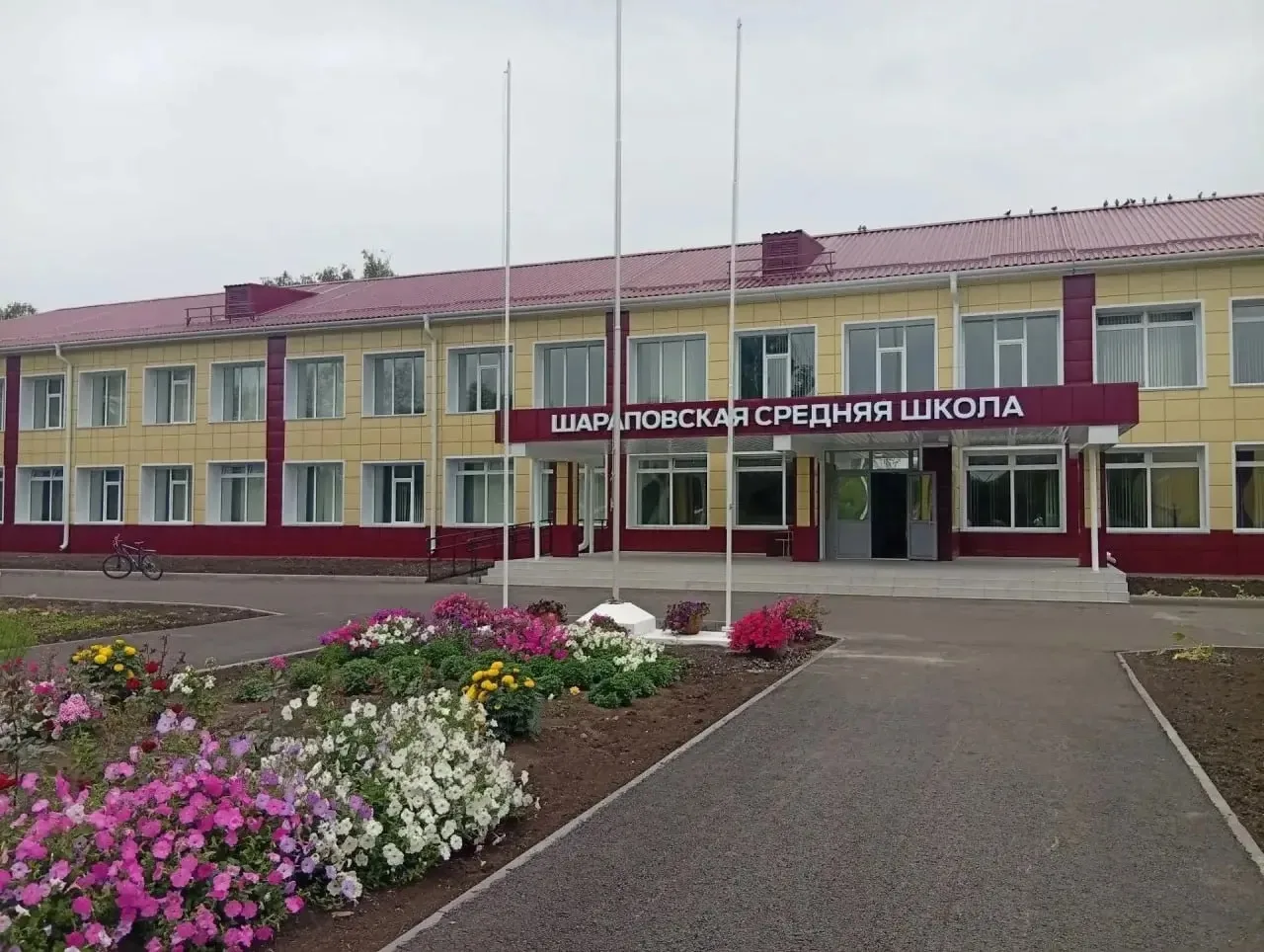 Продолжаем в Омской области капитальный ремонт образовательных учреждений. Работы в это...