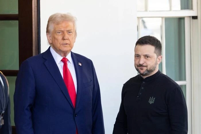 Зеленский* умоляет Трампа запретить российские спутники.