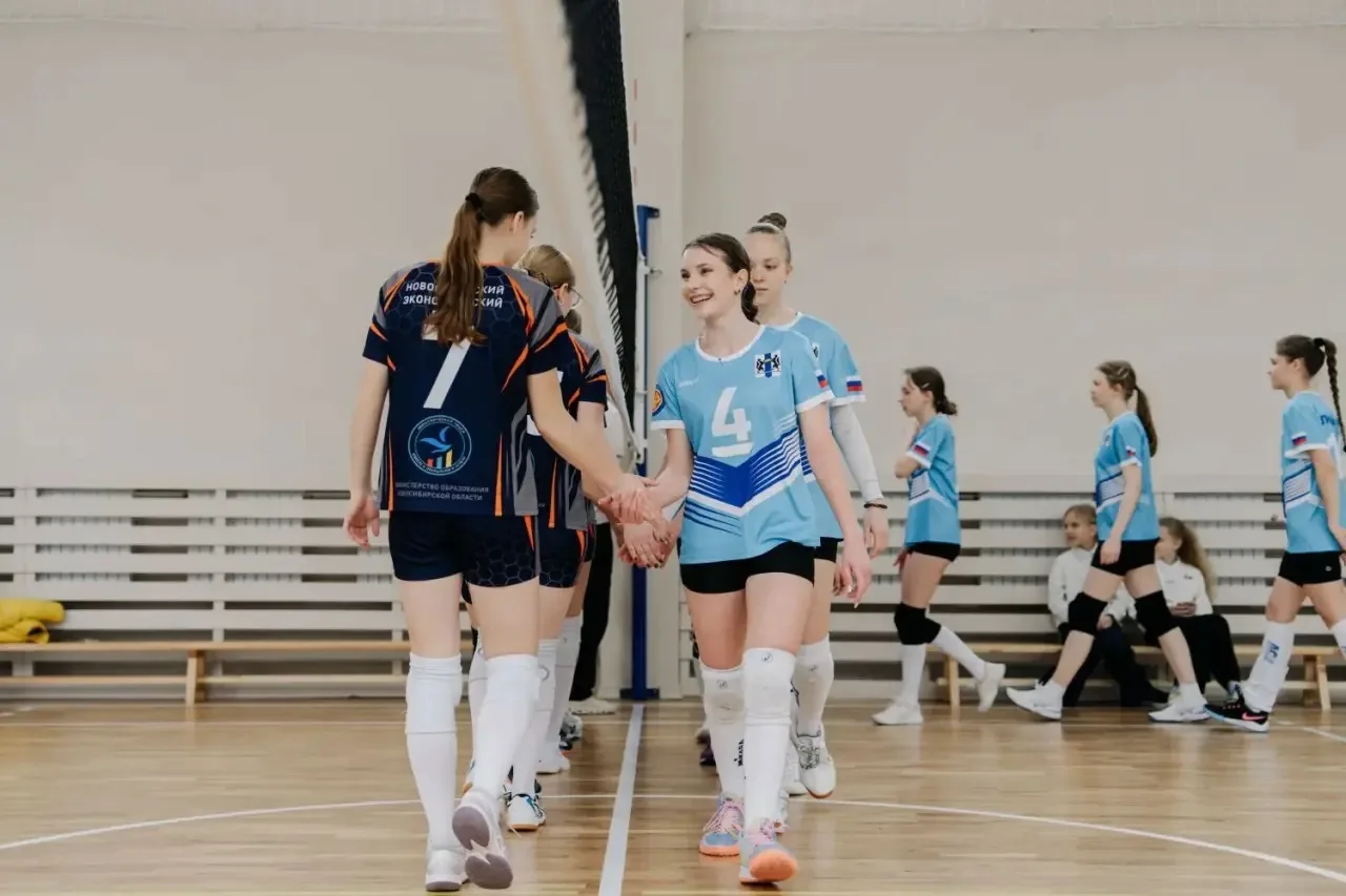 🏐 Гордость школы: наши девушки — бронзовые призёры Всероссийских соревнований "Серебряный мяч"!  На 
