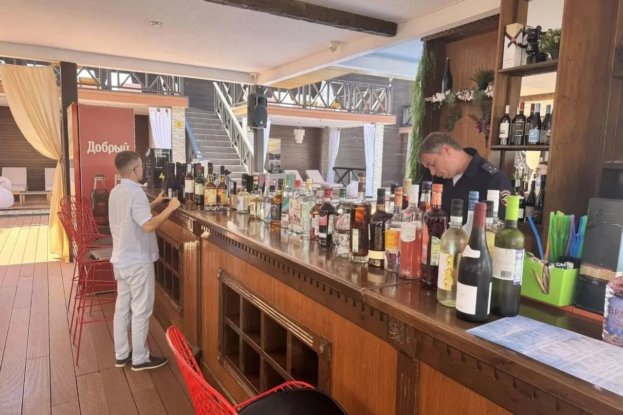 🥃В Сочи не прекращаются рейды против нелегальной торговли спиртным.