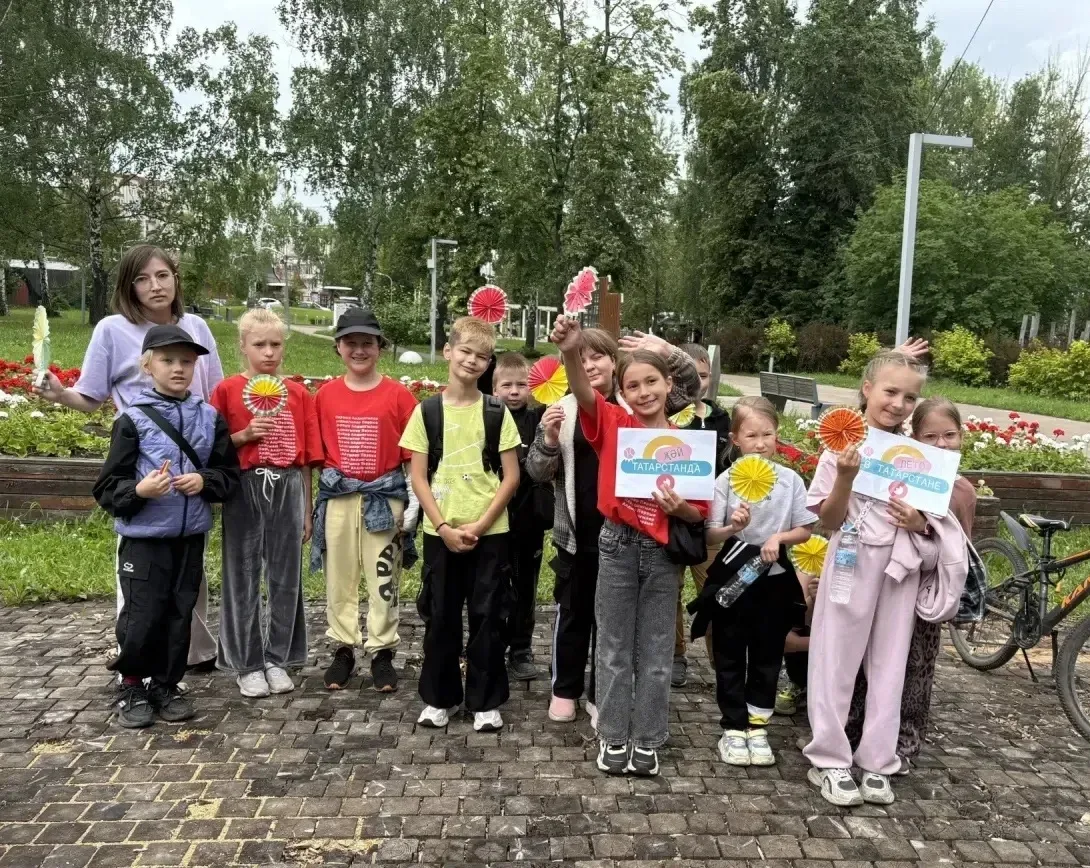В рамках проекта "Лето в Татарстане" в парке "Чебурашка" состоялся мастер-класс "Ветерок в ладошке",