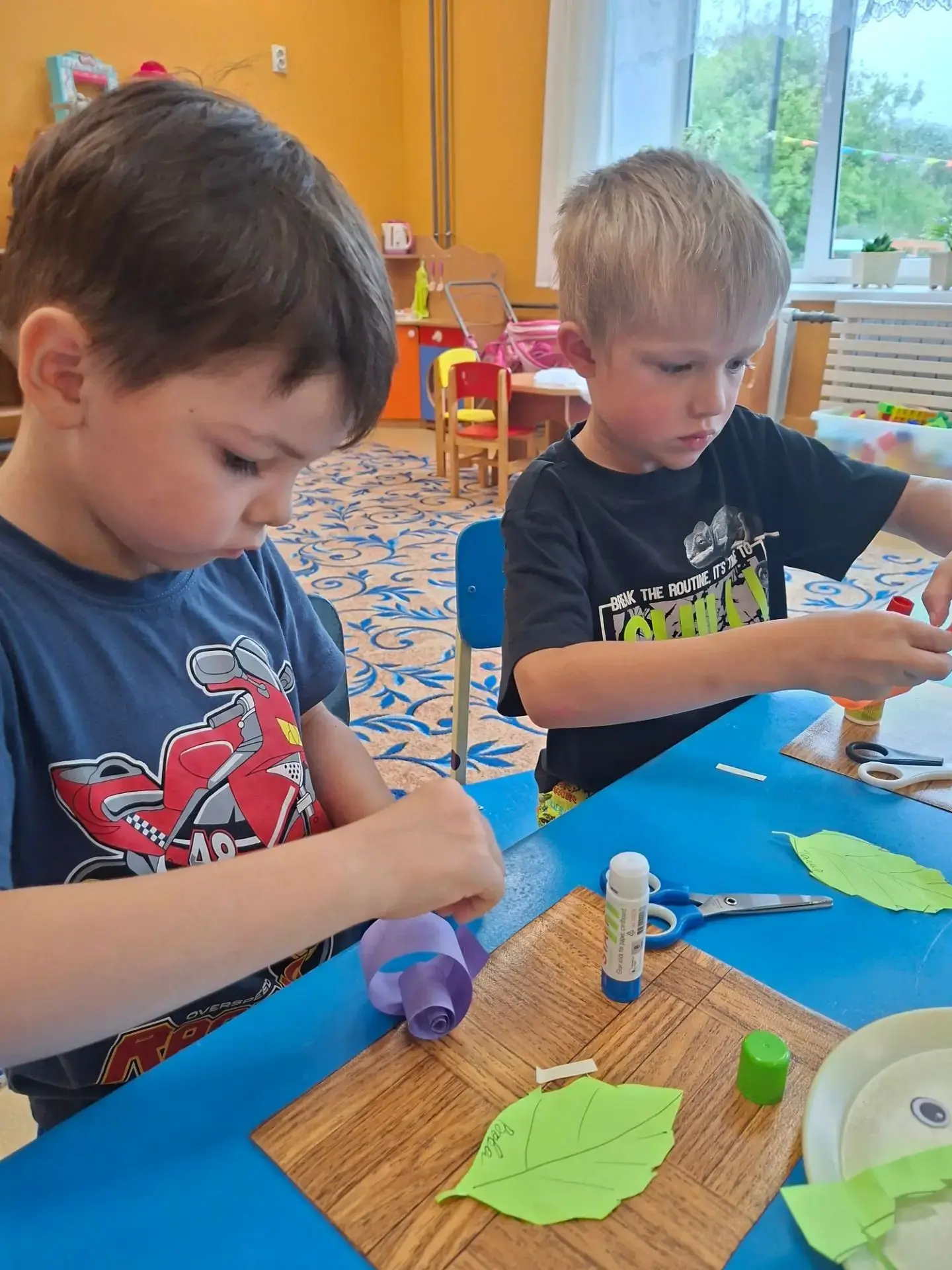 Творчество  из бумаги у наших ребят✂️🎨