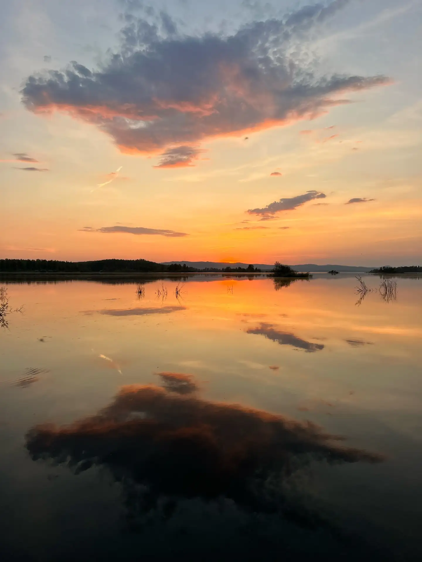 Закат на Аургазинском водохранилище

📍Координаты:  53.9841, 55.947176

📸Фото: Инна Дмитриева