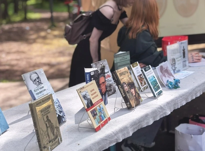 🎉 В Солнечногорске прошёл культурный фестиваль «КодФЕСТ: Взломай код города!»  В городском парке кул