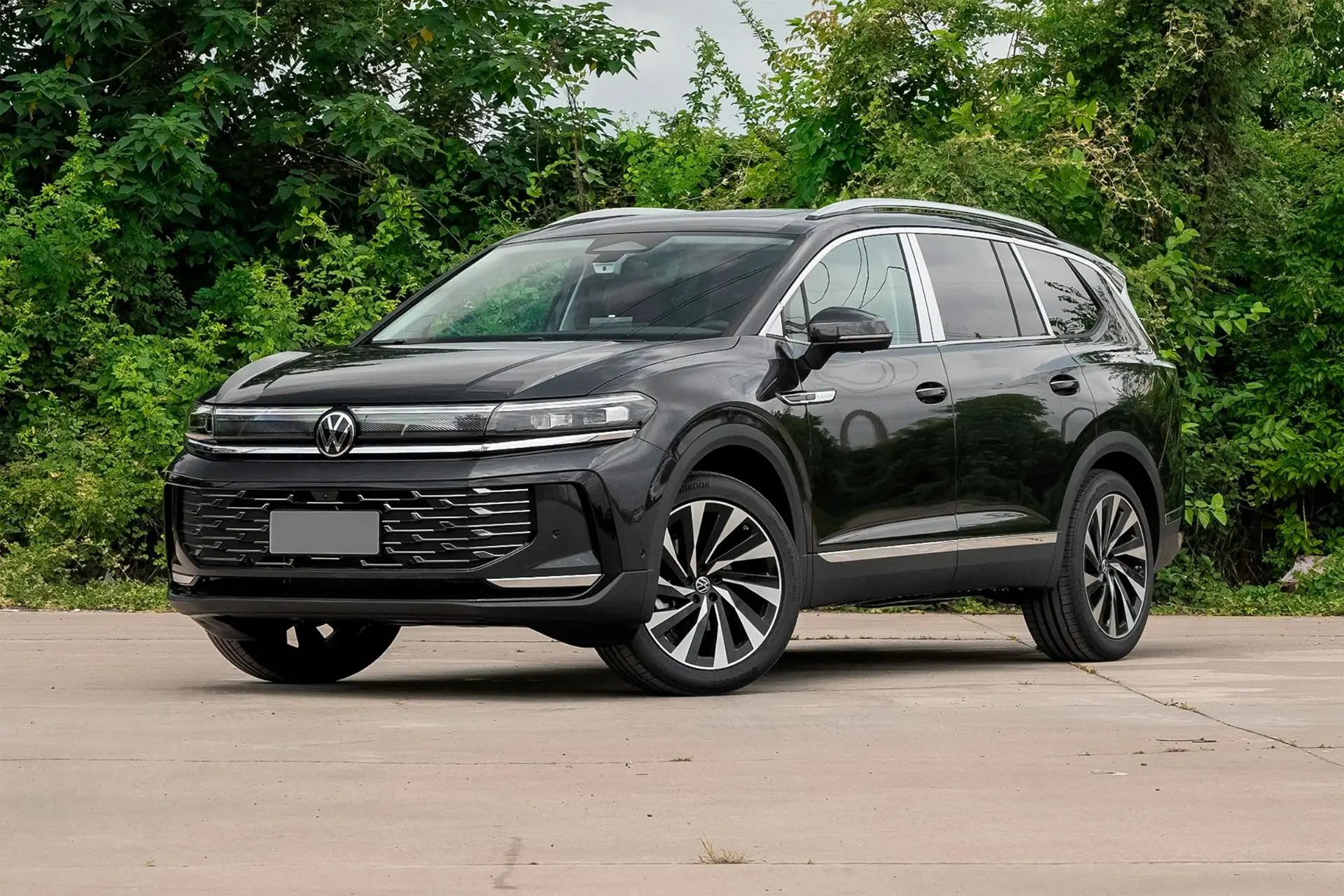 Большой бензиновый немецкий семьянин китайской сборки – Volkswagen Talagon ... правда с...