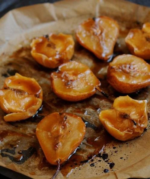 🍐Печёная груша при сухом кашле

Печёная груша — старинное средство для смягчения сухого кашля. Она 