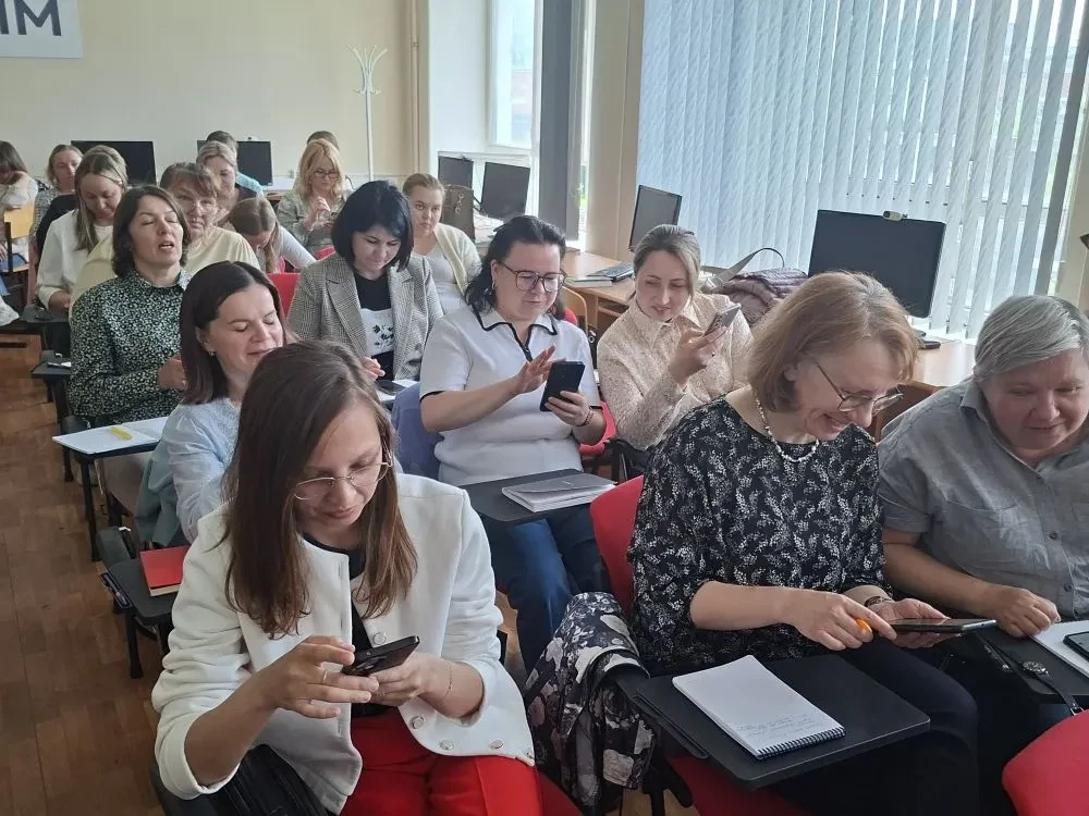 В институте образования завершились курсы для педагогов по использованию искусственного интеллекта и