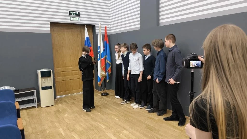 27 марта празднуется Всемирный день театра. Мы в школе тоже его отметили. Ребята из театральной студ