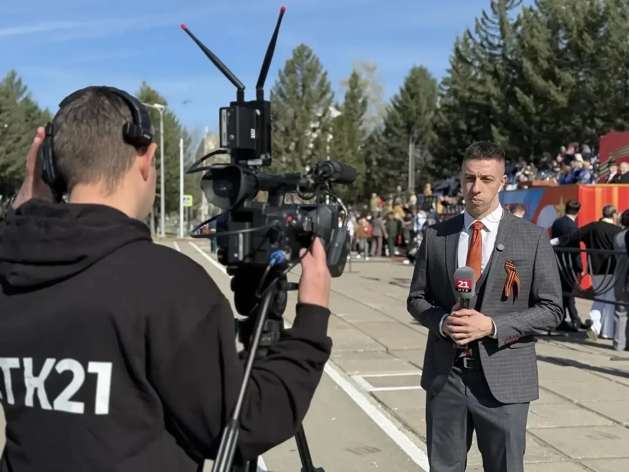 Яркие моменты парада в Биробиджане остаются в ТОПе новостей региона   Запись прямой трансляции торже