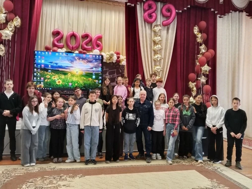 ✨ Урок в летнем лагере: «12 июня — День России: история и смыслы»
Сегодня, 11 июня, Игорь Дадашев, р