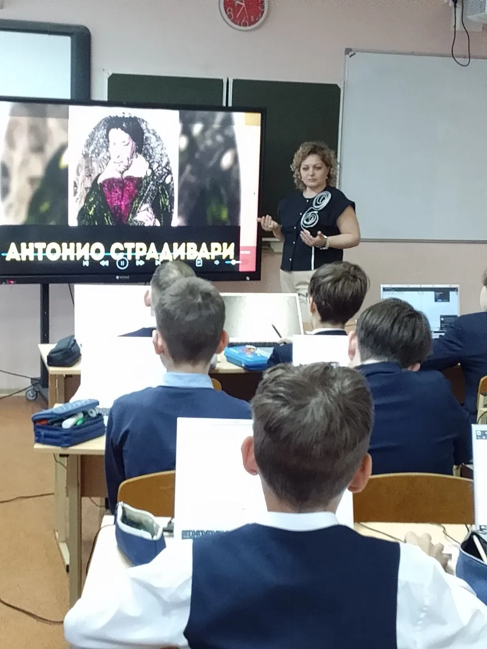 ✨ Гордимся нашими педагогами! ✨  В МОУ Дмитровской СОШ № 3 с УИОП под руководством замечательного ди