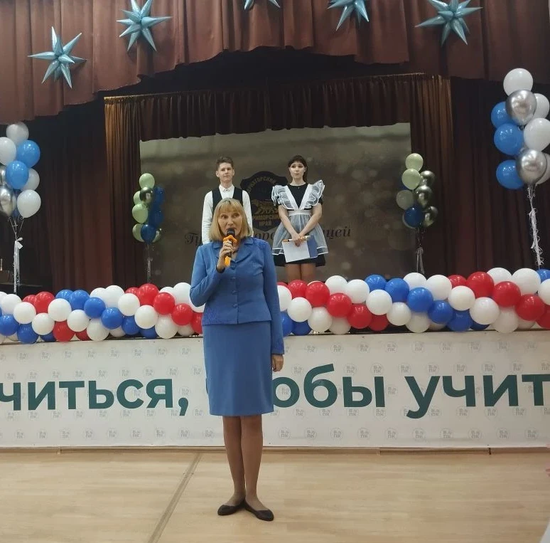 🎓 В Губернаторском лицее прозвенел Последний звонок!  Сегодня для 46 одиннадцатиклассников прозвучал
