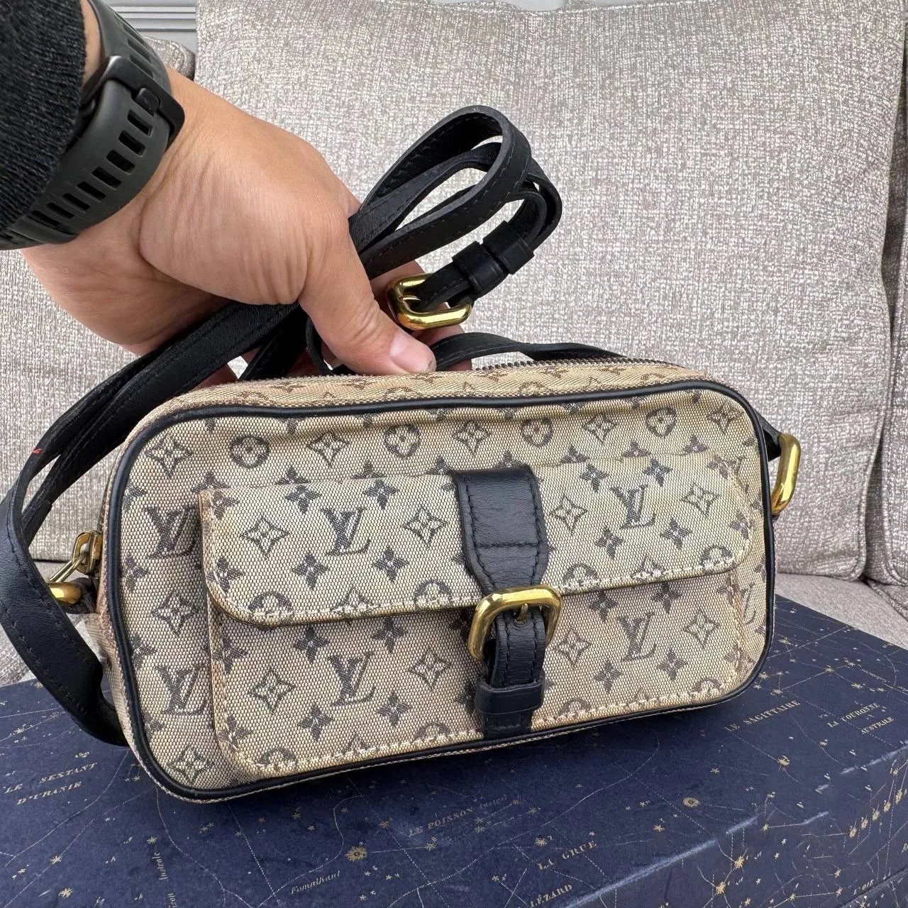 LOUIS VUITTON Juliet