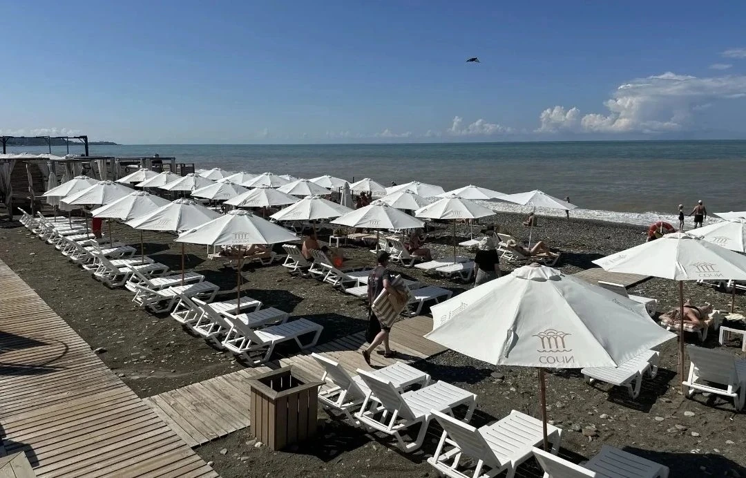 🌊 Пляжи Сочи приводят в порядок после шторма

После улучшения погоды в Сочи началась ликвидация пос