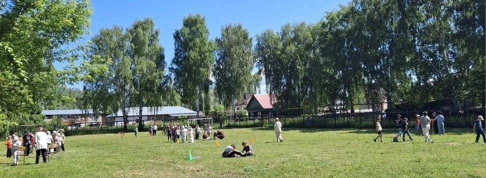 Лето - прекрасная пора развлечений, игр и, конечно же, народных праздников. Один из самых любимых ле