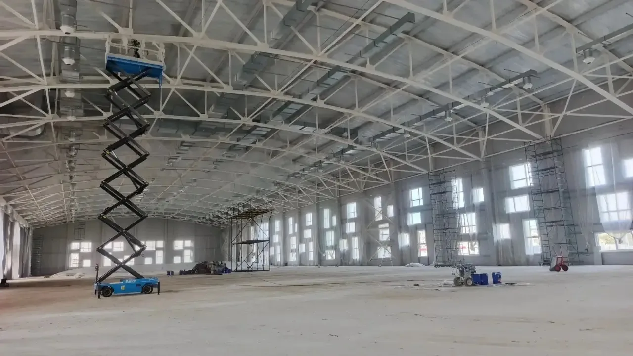 В Каменске-Уральском продолжается строительство легкоатлетического манежа. Готовность о...