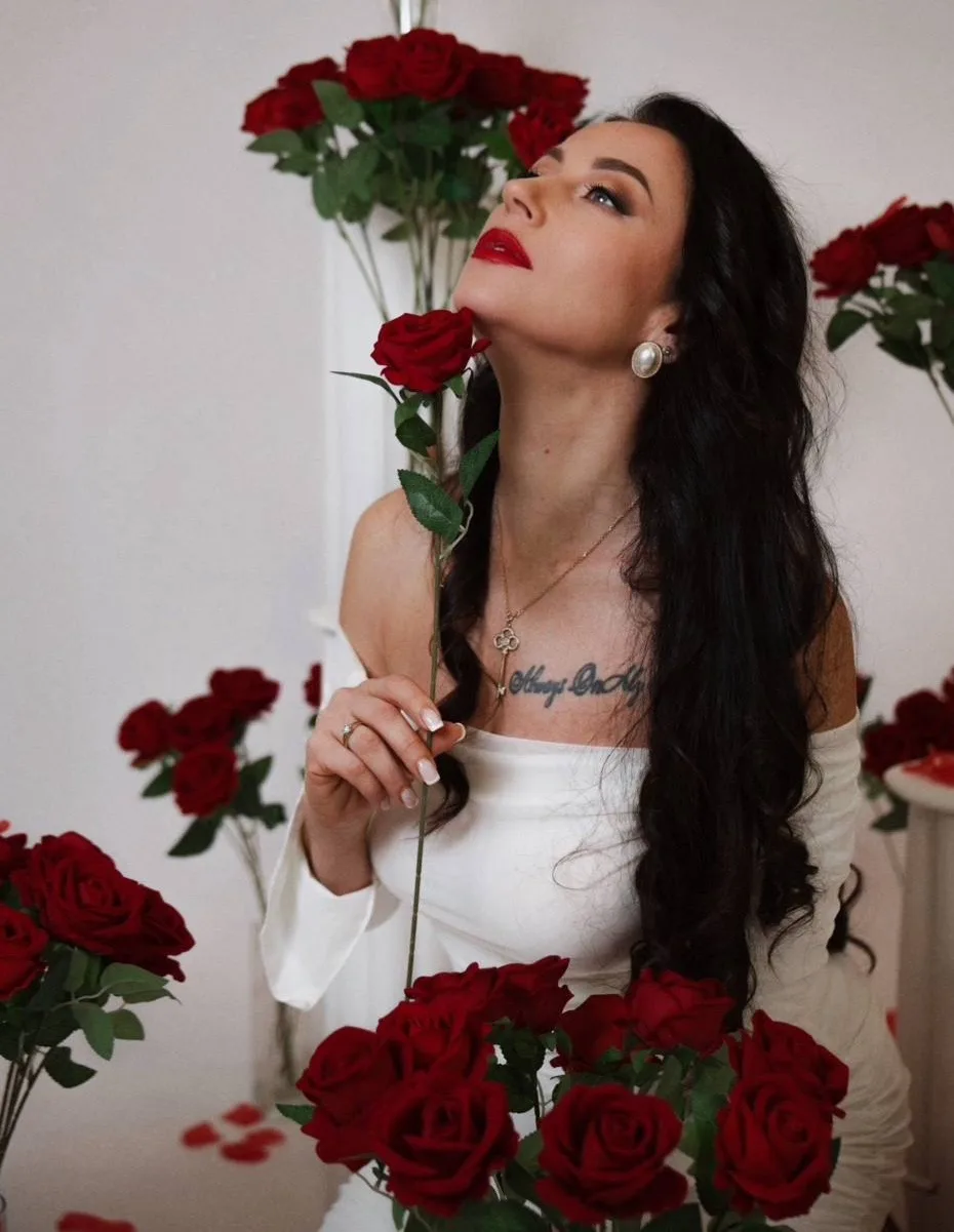 ГЛАВНЫЕ ЗАПОВЕДИ по борьбе с синдромом «тётки»: ⠀  Заповедь 1️⃣  🌷Все делать с легкостью и любовью. 