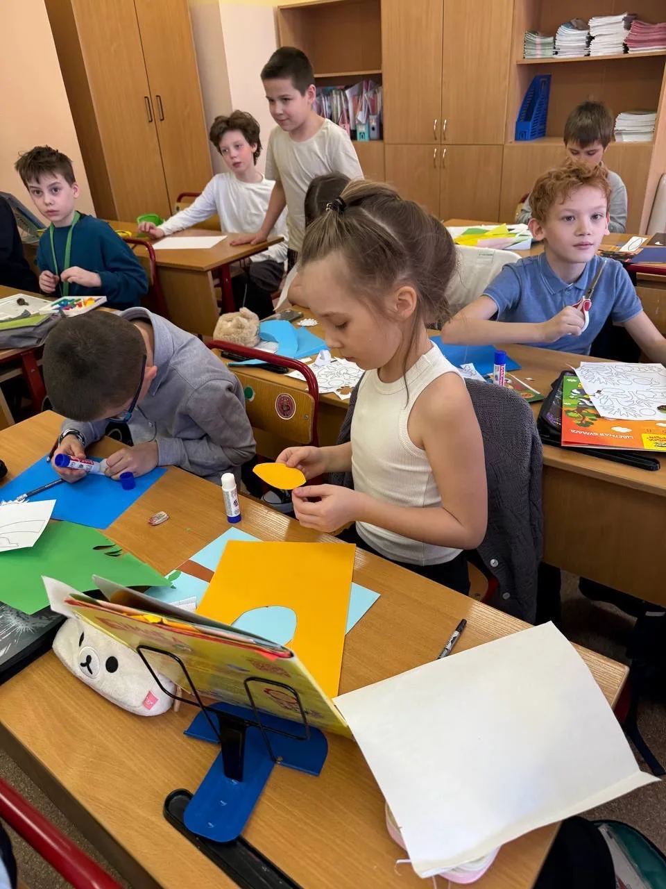 Портрет Марта 🎨  😍 Наши активисты Движения Первых провели для учеников 3 класса «В» творческое занят