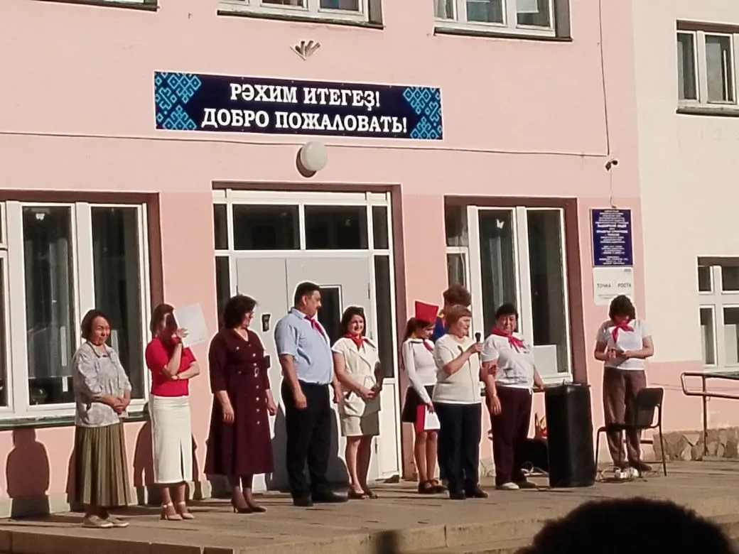 Салют, пионерия! 
В лицее прошла торжественная линейка, посвященная Дню пионерии! 
Сегодня мы вспоми