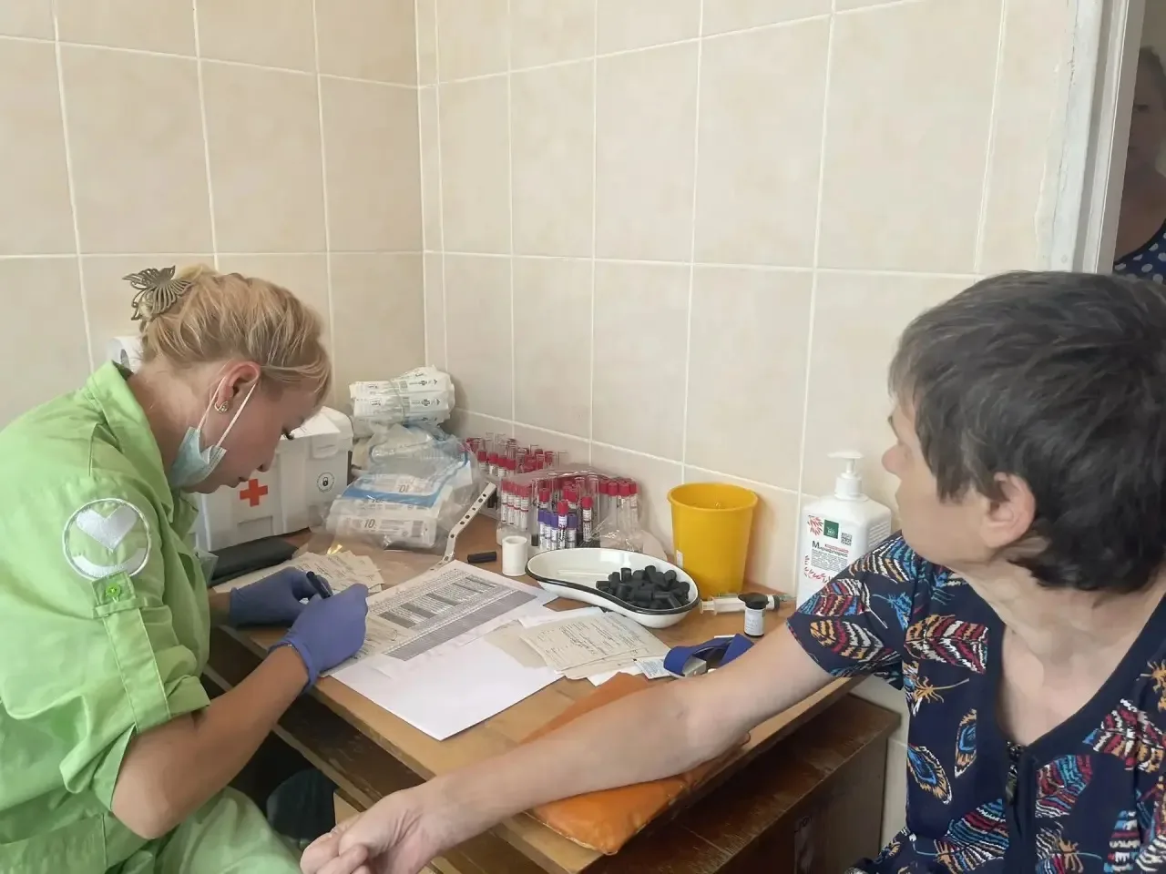 Специалисты Славяносербской ЦРБ провели выездную диспансеризацию в Литовском ПНИ

В рамках приоритет