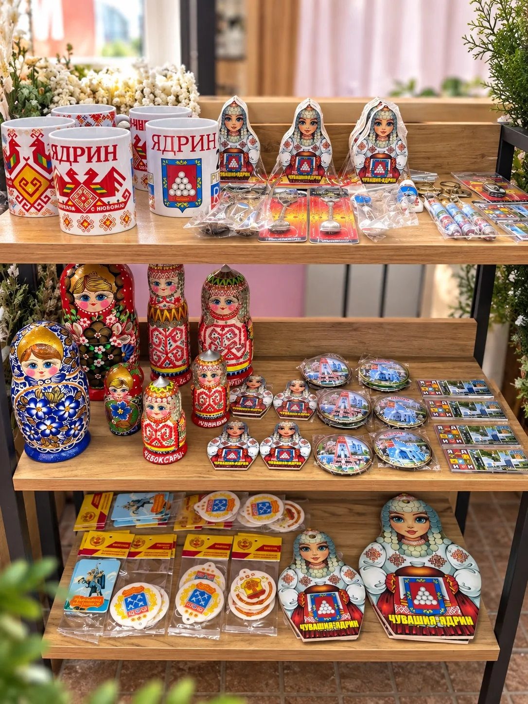 🎁 А вы знали, что в «Цветочном дворике» можно найти не только цветы?