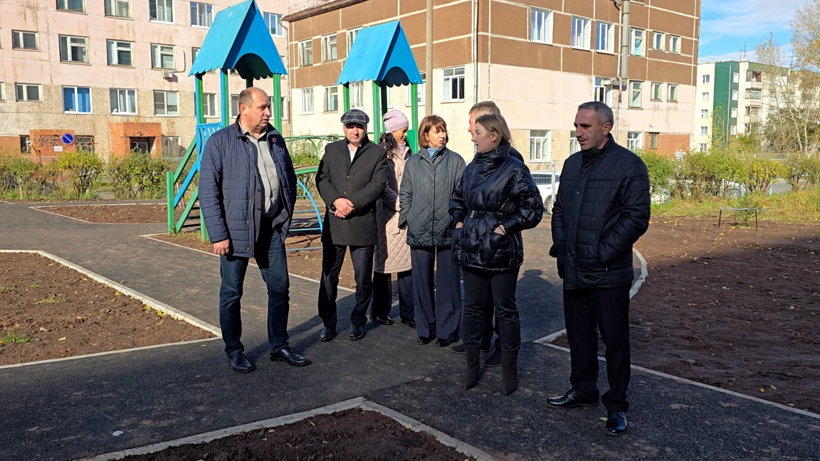 Благоустройство в действии: в Братске приняли два обновленных двора по нацпроекту.