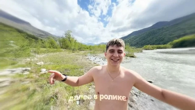 пов:в детстве на пляжe