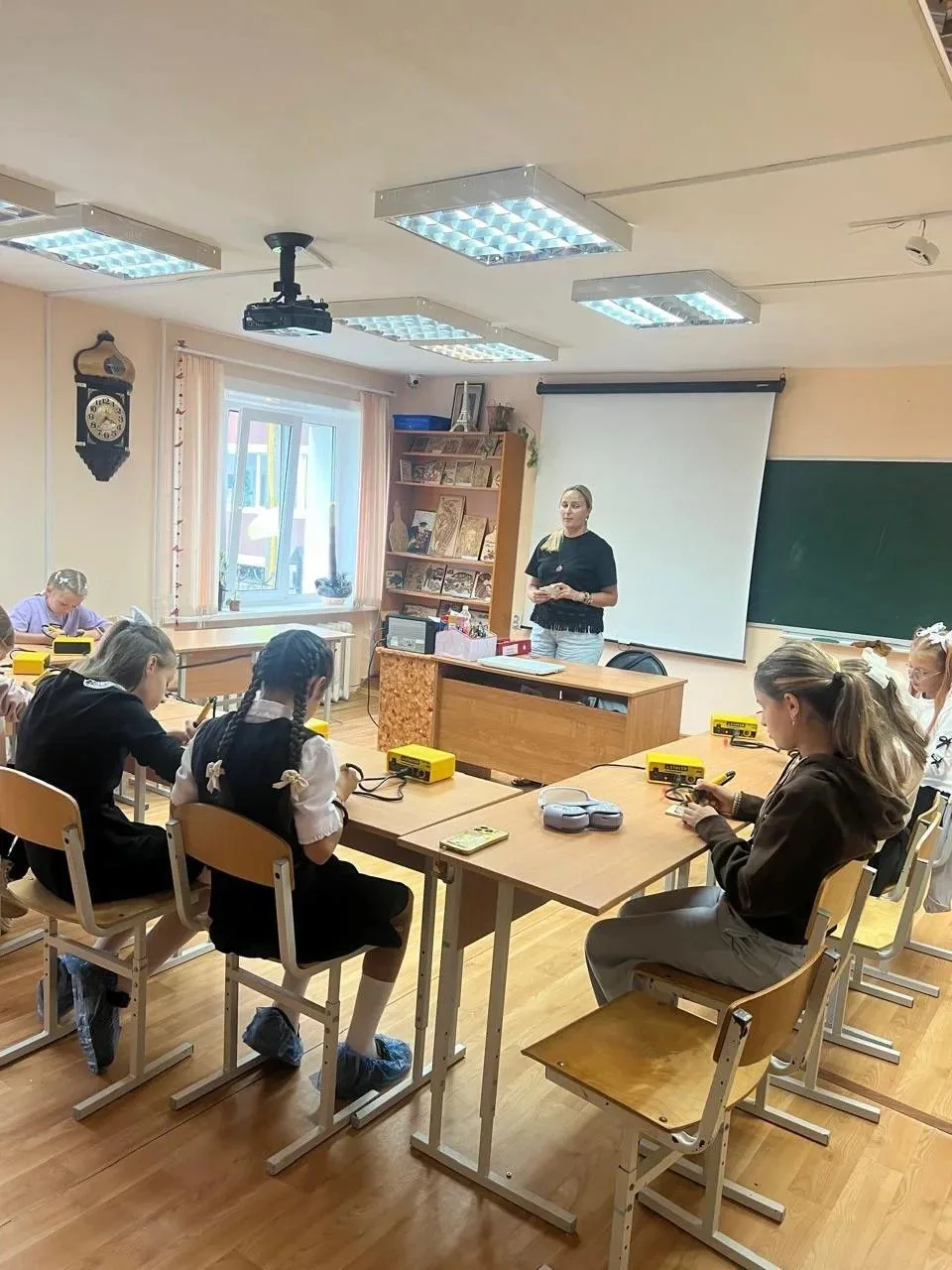 В День знаний, 1 сентября, в объединении «Фантазия» прошло первое в новом учебном году ...