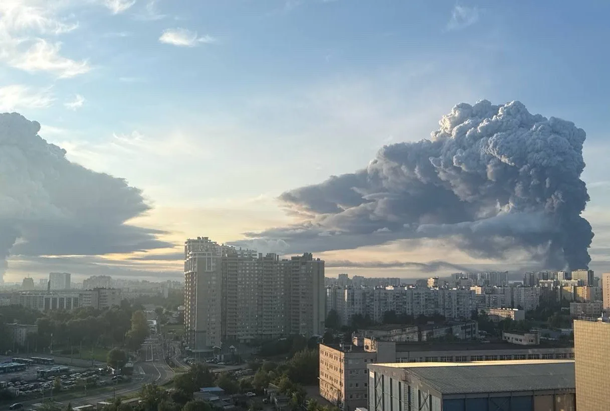 🔥В Петербурге ликвидировали открытое горение после атаки БПЛА

Пожарные справились с огнем на терри