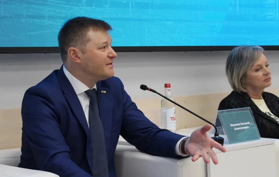 ⚡️Ректор АГПУ Евгений Нижник: «Связка реального сектора экономики с образованием — залог нашего обще