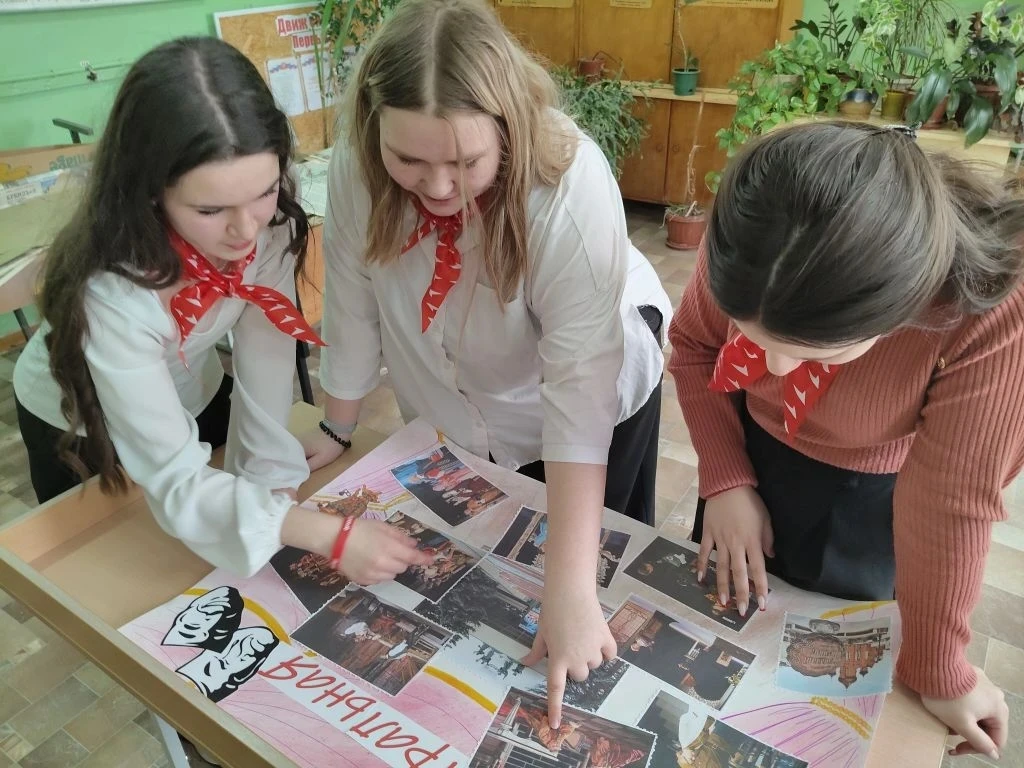 Акция «Плакат ко Дню театра: Тула театральная»