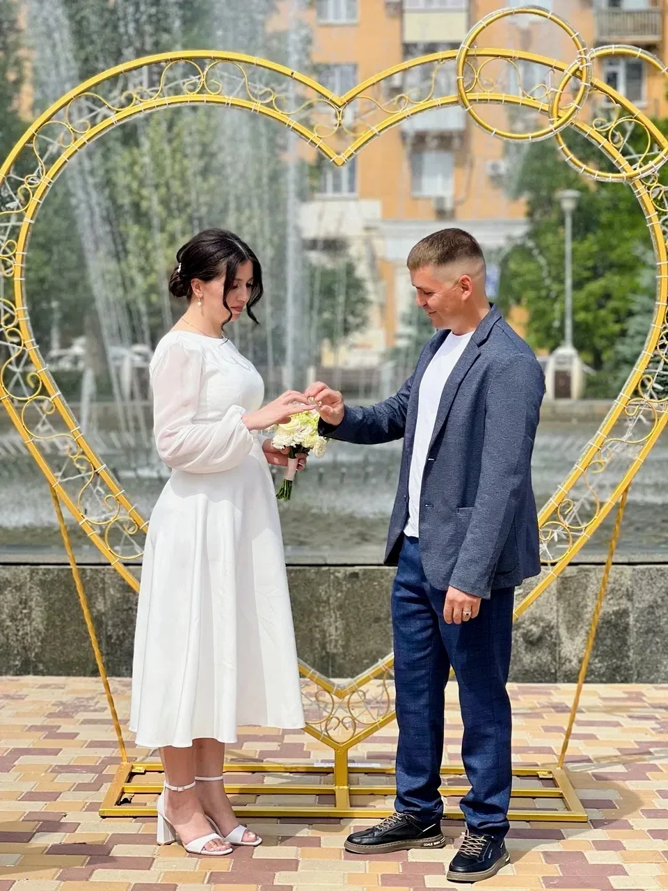 Первая выездная регистрация брака в парковой зоне

💍Сегодня Максим и Дарья Джевелло обменялись клят