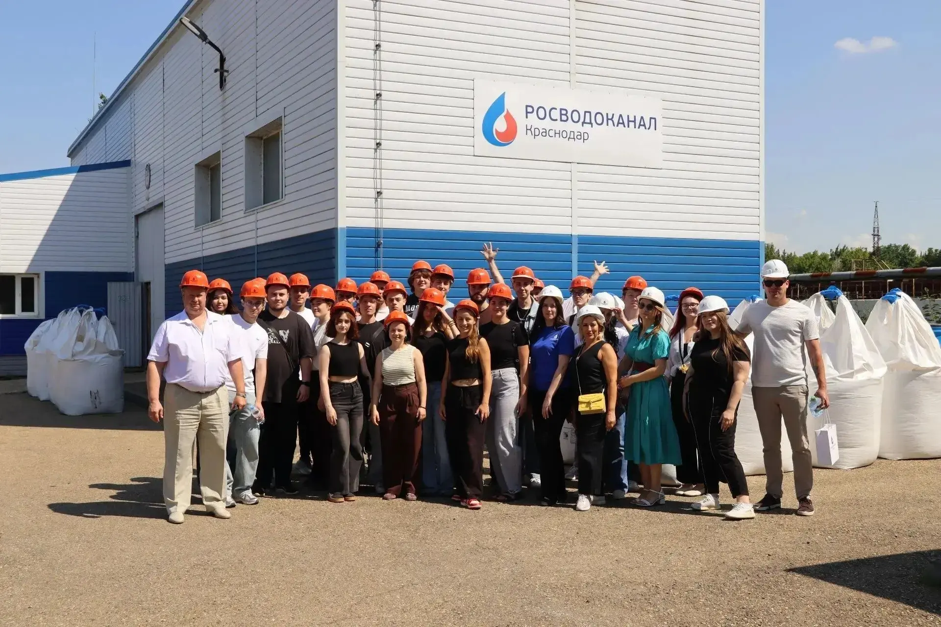 🎓Росводоканал Краснодар провел экскурсию для будущих инженеров

👷🤝Специалисты компании показали т